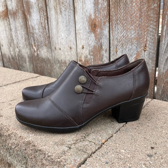 CLARKS Women’s Dark Brown Leather Emslie Warren Side Zipper Boot Shoe Size‎ 8.5 - Picture 1 of 11